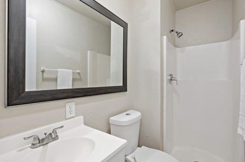 4801 Selkirk Dr, Fort Worth TX  76109-5043 exterior