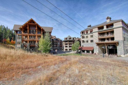 8001 Northstar Dr, Truckee CA  96161-4253 exterior