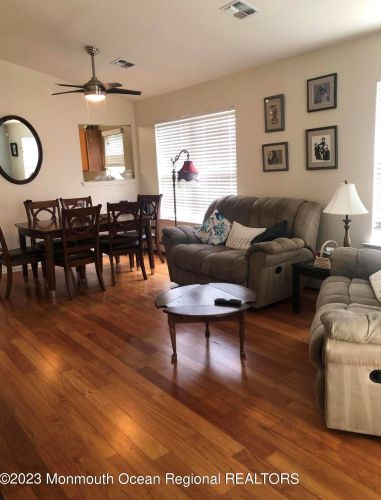 32 Meadows Ln, Lakehurst, NJ 08759-2976