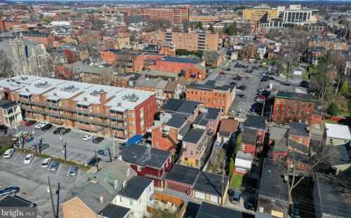 126 Walnut St, Lancaster PA  17602-5043 exterior