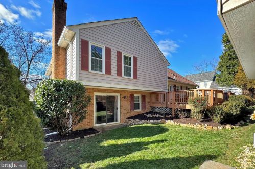 5424 Rilian Ct, Springfield VA  22015-2171 exterior