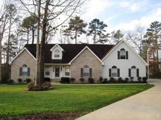 8438 Forest Breeze Dr, Harrison, TN 37341-6951