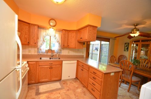 1663 Helena Rd, Saint Paul MN  55128-5524 exterior