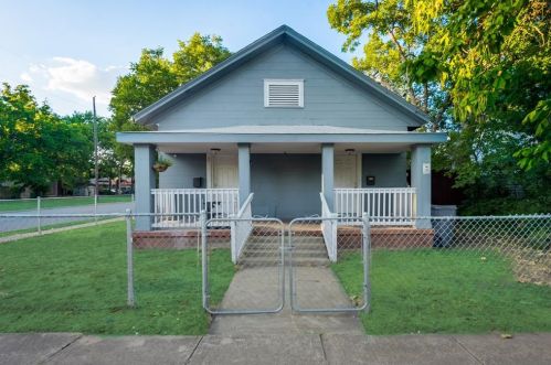 239 Brooklyn Ave, Dallas TX  75208-2813 exterior