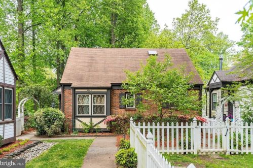 9809 Pebble Weigh Ct, Springfield, VA 22015-3377