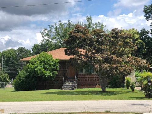 5307 Woodland Dr, Morrow, GA 30260-3417