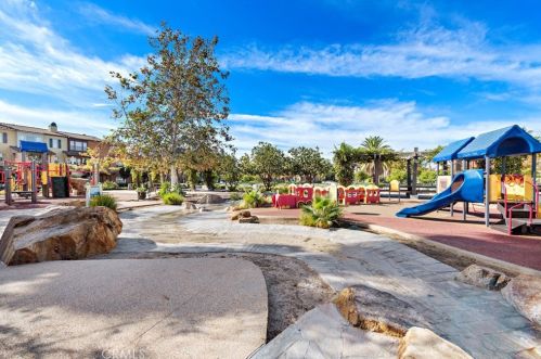 565 Casita St, Anaheim CA  92805-4748 exterior