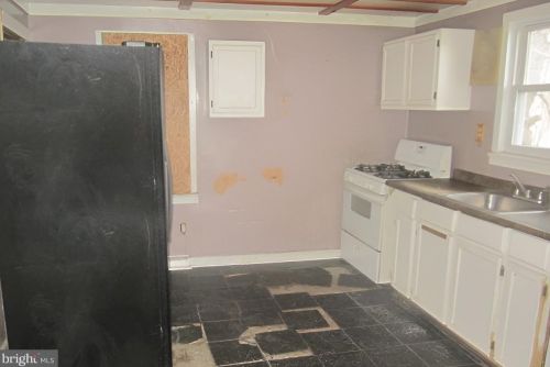 10 Frankford Ave, Blenheim, NJ 08012-2850