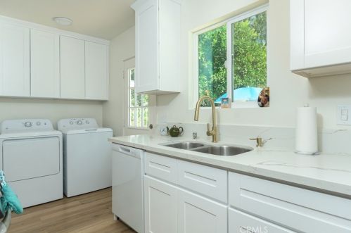 3451 Mevel Pl, Glendale CA  91214-1141 exterior