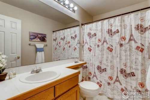 2011 Dailey Ln, Broomfield CO 80027 exterior