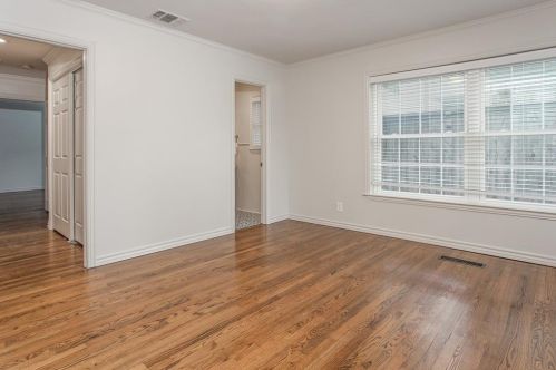 2621 Boyd Ave, Fort Worth TX  76109-1024 exterior