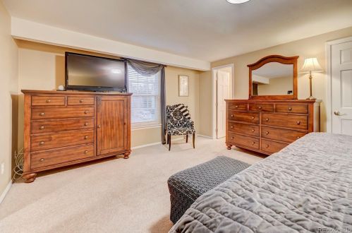 8754 Phillips Pl, Englewood CO 80112-3350 exterior