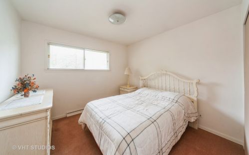 821 Castlewood Ln, Bannockburn IL  60015-2605 exterior