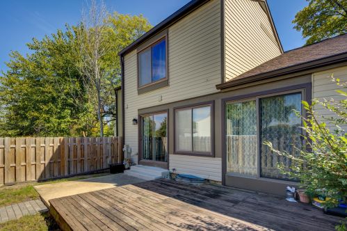 552 Alton Ct, Carol Stream IL  60188-9212 exterior