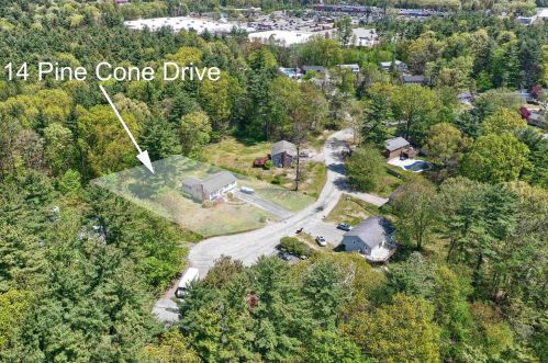 14 Pine Cone Dr, Seabrook, NH 03874-4032