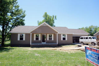 769 Buffalo Valley Rd, Baxter, TN 38544-5114