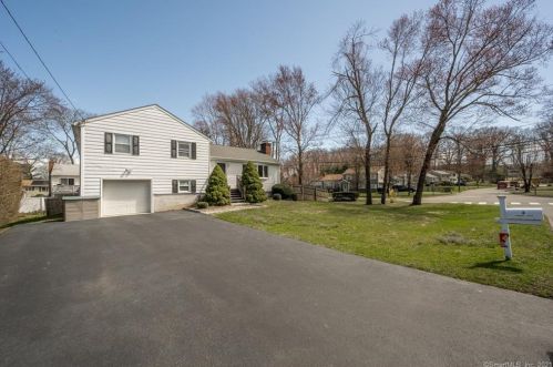 2 Cornwall Rd, Norwalk, CT 06850-1834