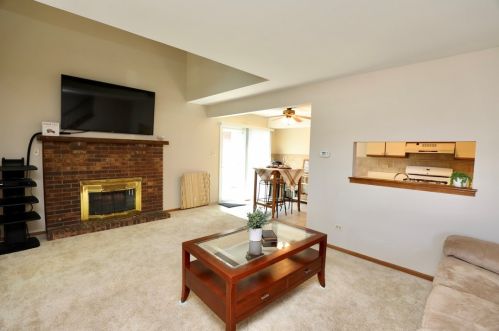 16014 84th Ave, Tinley Park, IL 60487-1104