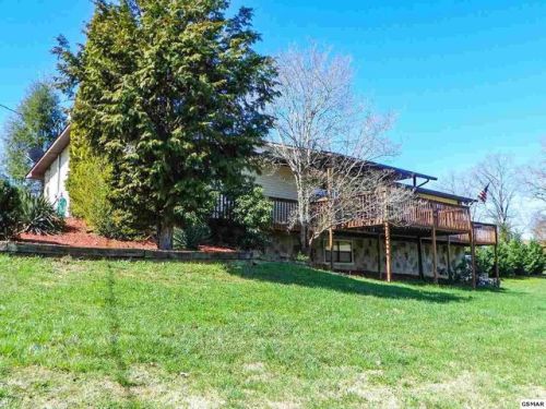 475 Connatser Ln, Pigeon Forge, TN 37876-6256