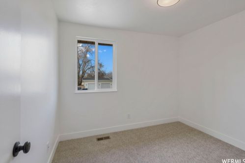 10007 Marble St, Sandy UT 84094-4027 exterior