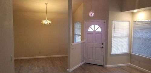 5102 Laguna Park Dr, Elk Grove, CA 95758-5222