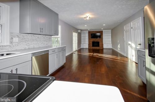 2808 Schubert Dr, Silver Spring MD 20904-6881 exterior