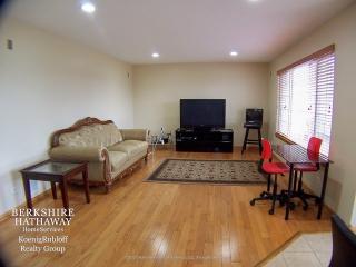 1910 Beachview Rd, Pingree Grove IL  60140-2048 exterior