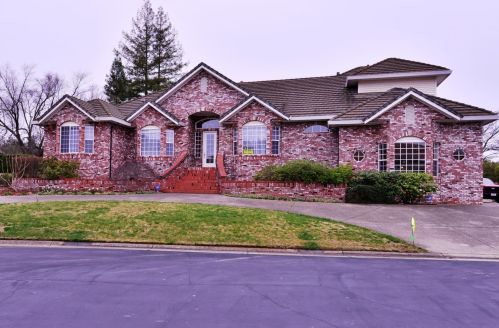 8700 Casa Del Rio Ln, Fair Oaks, CA 95628-6354