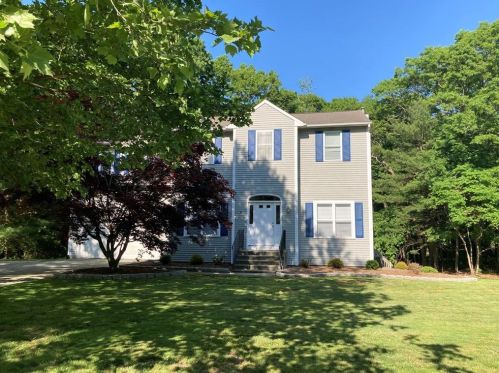 85 Orchard Woods Dr, South Kingstown, RI 02874-2143