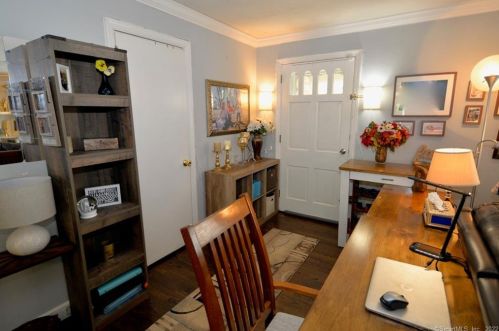 89 Walnut Tree Hill Rd, Huntington CT  06484-2548 exterior