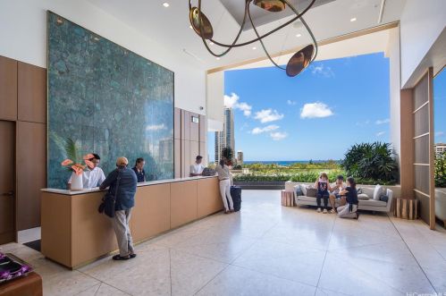 383 Kalaimoku St, Honolulu HI  96815 exterior