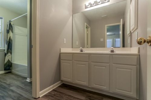 2207 Stoneycreek Park Ct, Conroe TX  77385 exterior