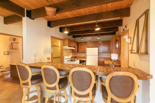 14270 Shr Dr, Truckee CA  96161-3430 exterior