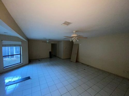 14257 Five Guinea Ln, Conroe TX  77302-4675 exterior