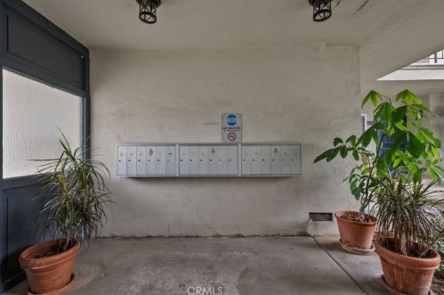 575 South St, Glendale CA  91202-2204 exterior