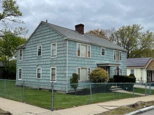 32 Winrooth Ave, Providence, RI 02908-3523