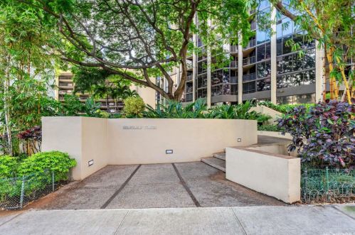 60 Beretania St, Honolulu HI 96817-4752 exterior