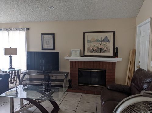 835 Tamarisk Ave, Rialto, CA 92376-7253