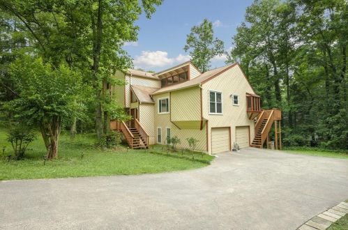 728 Bayliss Dr, Marietta, GA 30068-4700