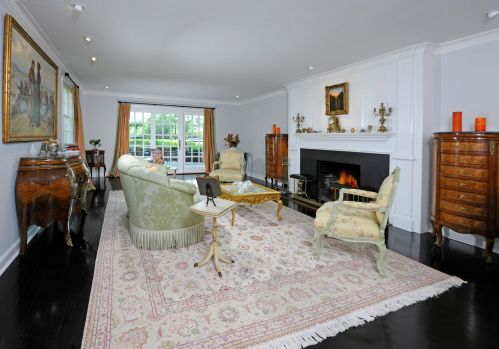 508 Round Hill Rd, Greenwich CT  06831-2641 exterior