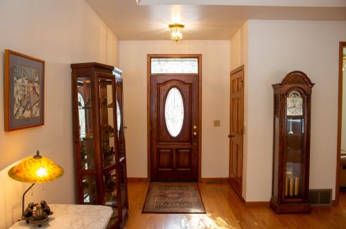 203 Bridlewood Cir, Nelson, IL 61021-8131