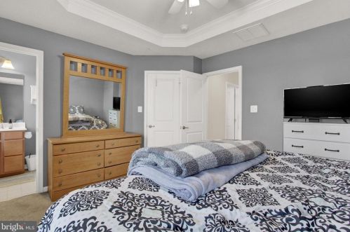 34 Ctr St, Hanover PA 17331-2828 exterior