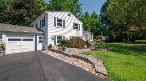 56 Ledge Dr, Kensington, CT 06037-2421
