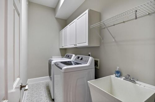 1066 Hedge Rose Ct, Atlanta GA  30324-2781 exterior