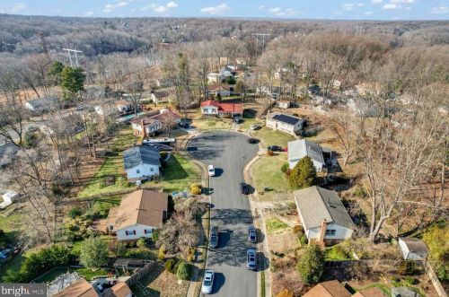 12397 Anchor Ct, Woodbridge, VA 22192-2101