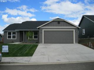 172 Rowan St, Roseburg, OR 97471-4996