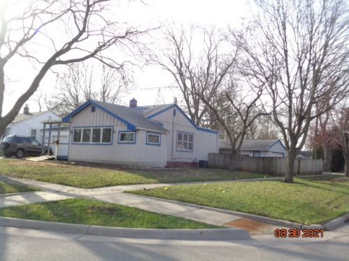 1724 Midway Dr, Rockford, IL 61103-3749