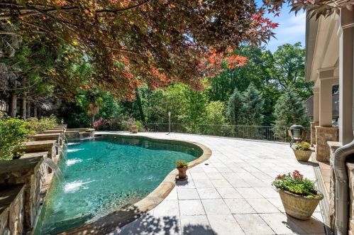 4737 Dudley Ln, Atlanta GA  30327-3306 exterior