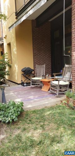 200 Douglas Ave, Charlottesville VA  22902-5768 exterior