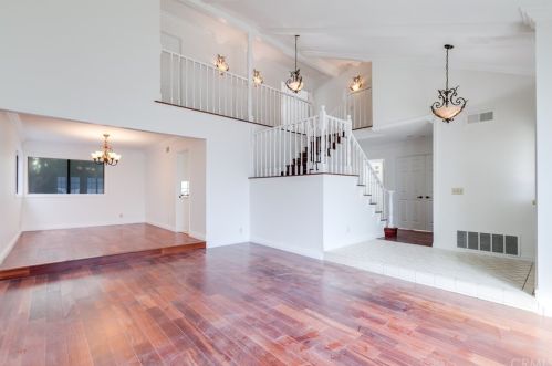 21 Westport, Irvine CA  92620-2656 exterior